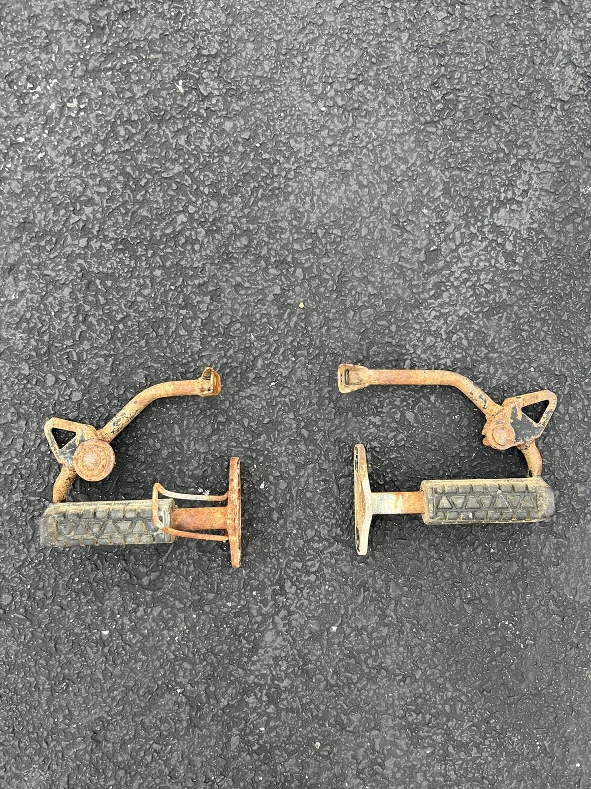 YAMAHA QUAD CHAMP YFM100 FOOT PEGS 1987 1988