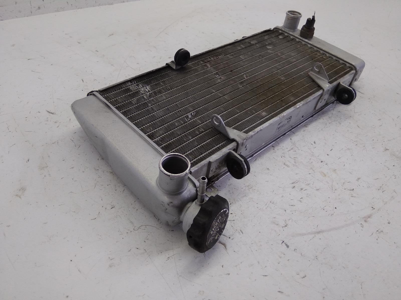 Radiator with Cap & Grill HONDA VFR F 750 1988 1989 J % 2FK+RC24