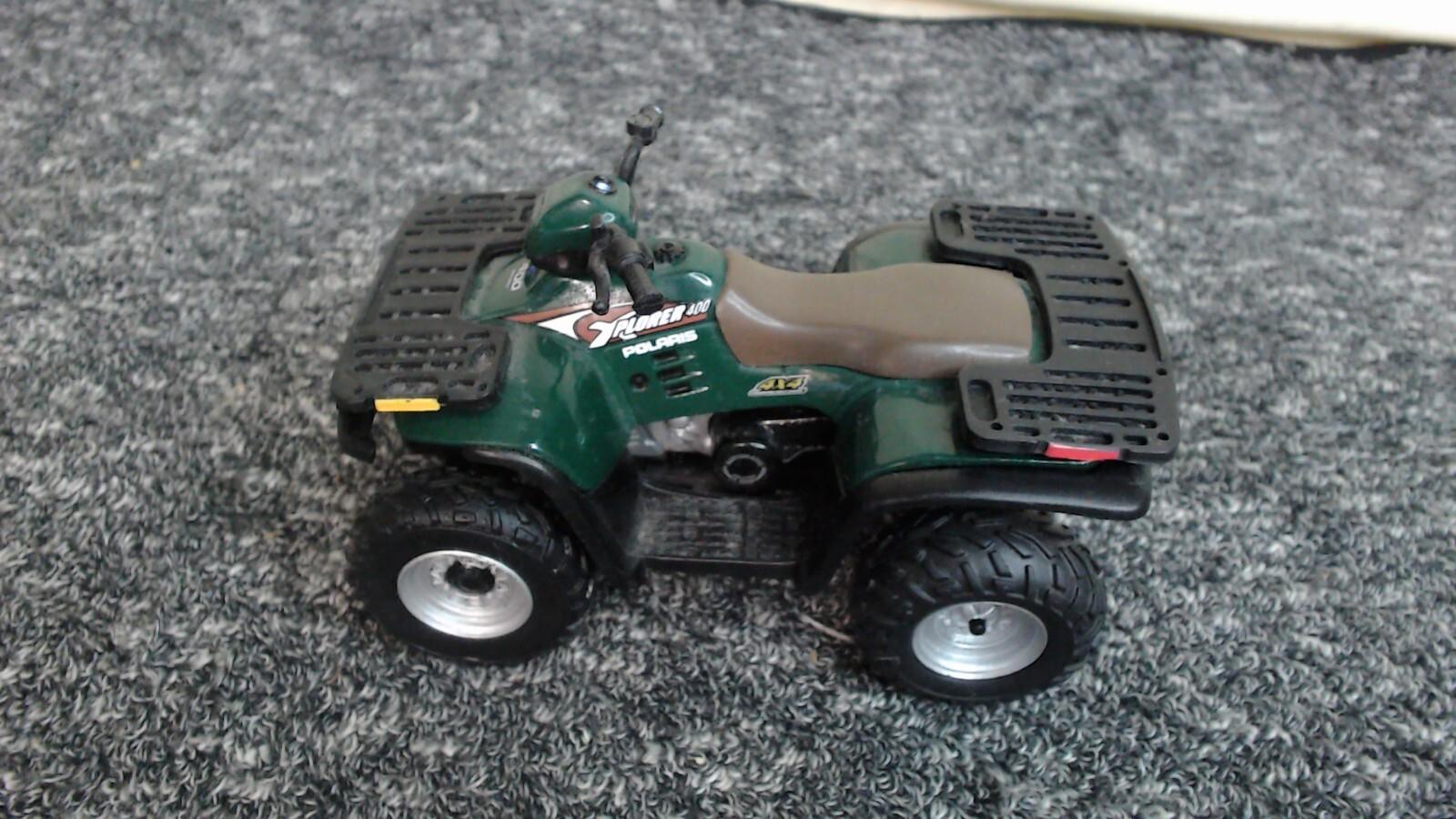 ERTL Polaris XPLORER 400 ATV 4×4 QUAD 1:18 Four Wheeler