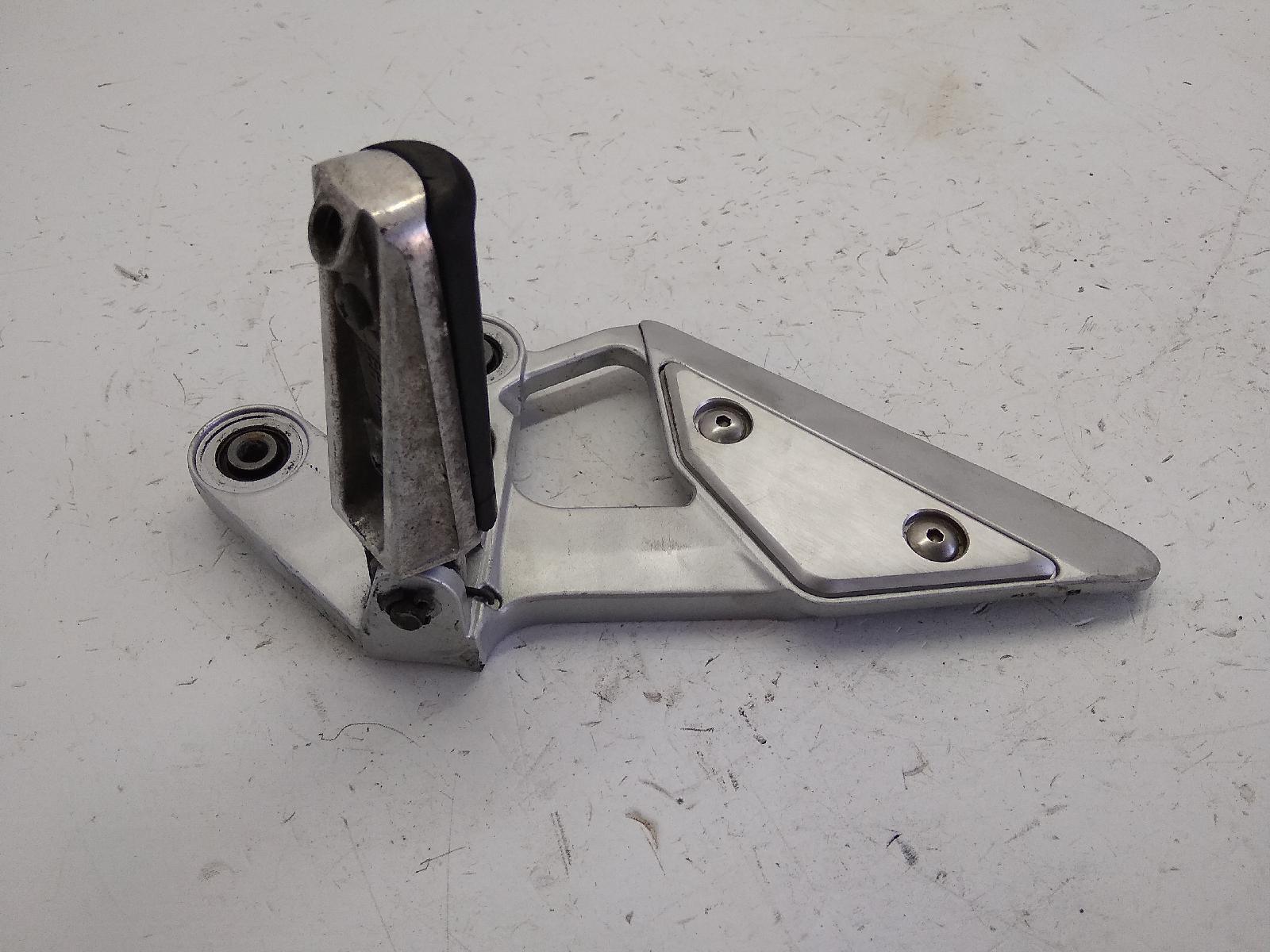 Foot Board Front Left And Support YAMAHA FZ6 600 2004 2005 RJ074