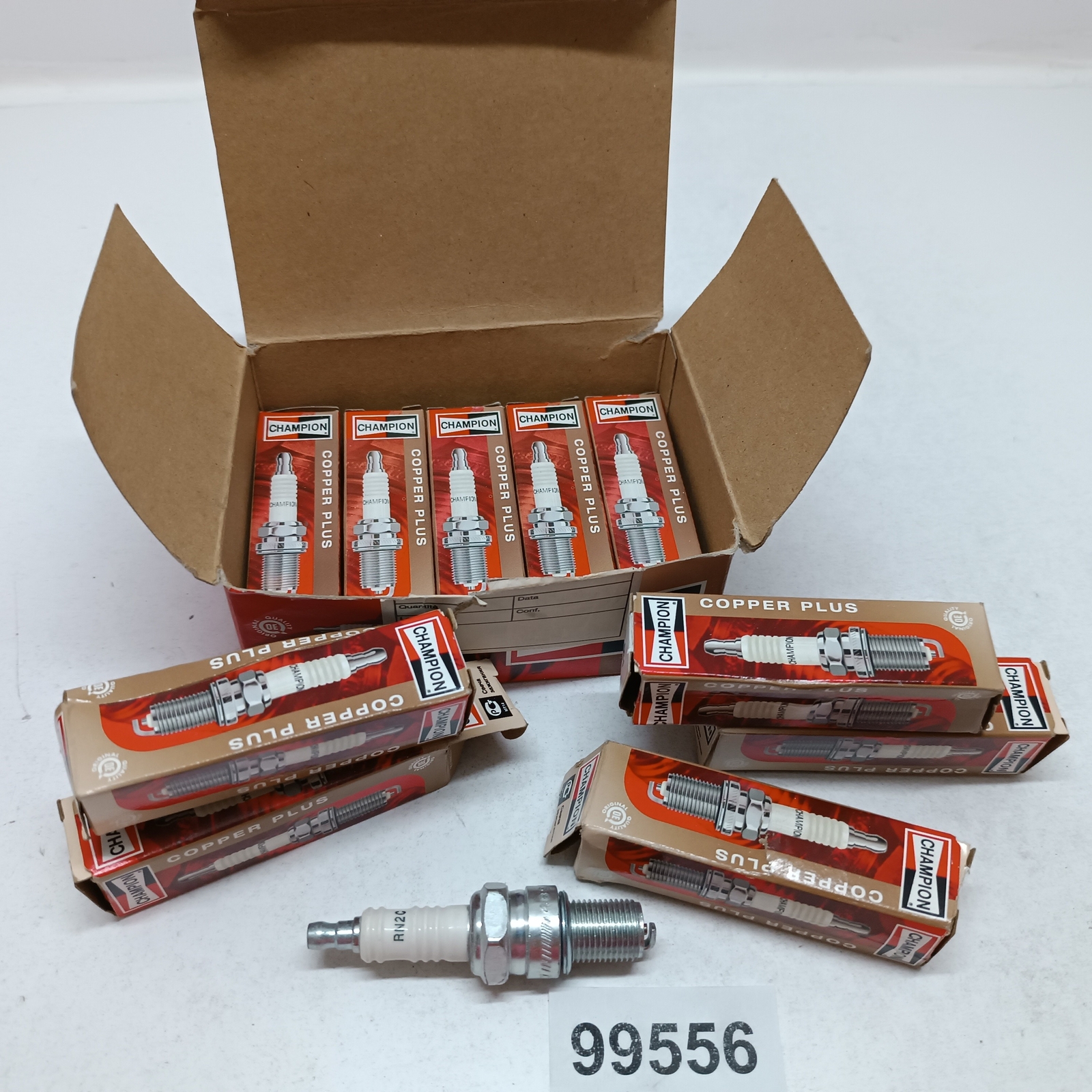 10 PIECES SPARK PLUG SPARK PLUG CHAMPION Piaggio Vespa LX LIBERTY OE091