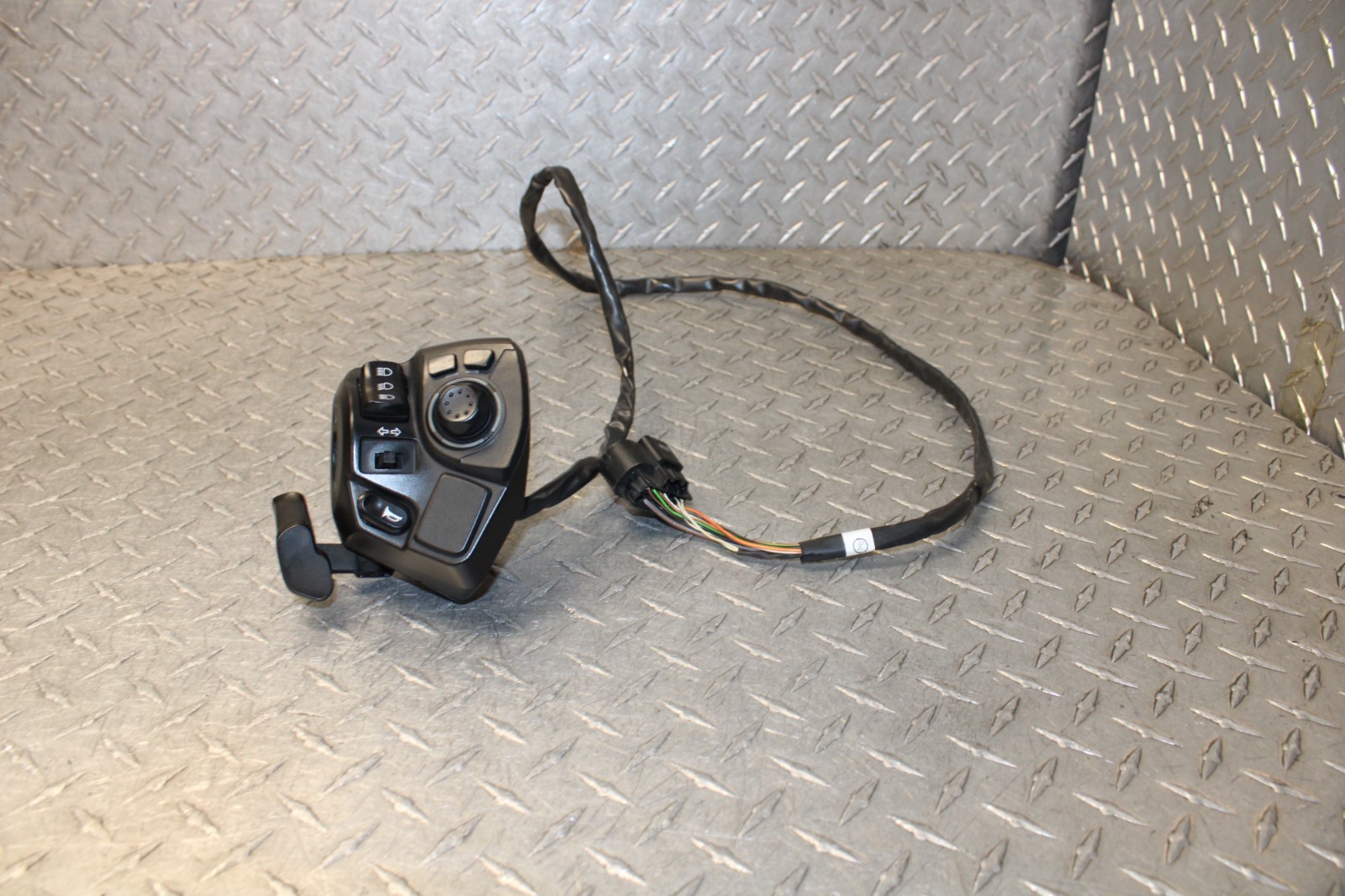 17 / 18 Can-Am Spyder F3 Left Handlebar Switch Multifunction OEM Part 710006576