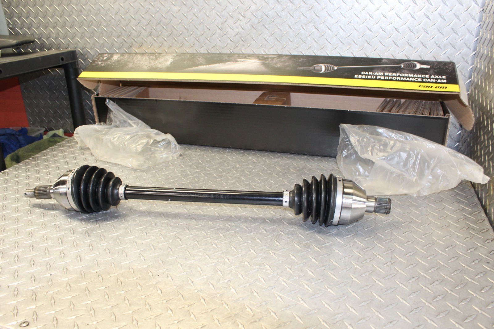 17 / 26 Can-Am Maverick X3 Turbo Rear Left Or Right CV Axle Drive Shaft 64in OEM
