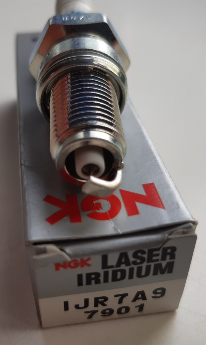 1x GENUINE NGK IJR7A9 LASER IRIDIUM SPARK PLUG (7901) – HONDA QUAD TRX500 01 14